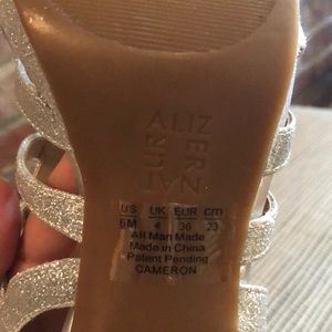 naturalizer cameron silver glitter